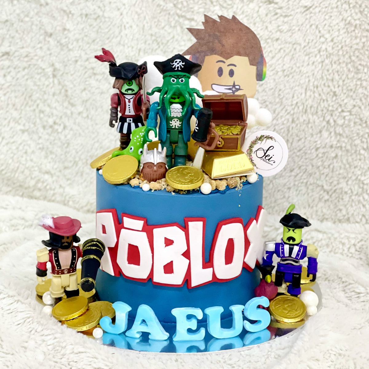 Bolo Roblox  Roblox cake, Block birthday party, Birthday cake