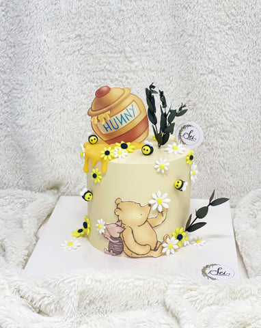 Classic Winnie the Pooh Tall Cake