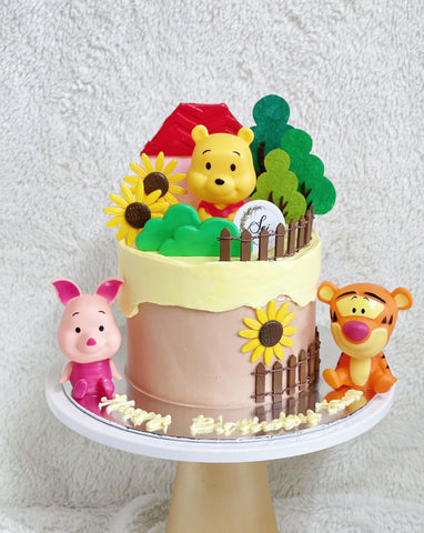 Pooh and Friends Cake