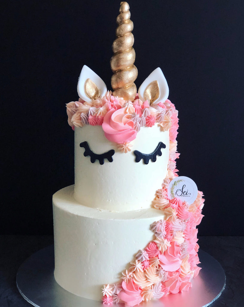 DIY UNICORN WEDDING CAKE TOPPER | Bespoke-Bride: Wedding Blog